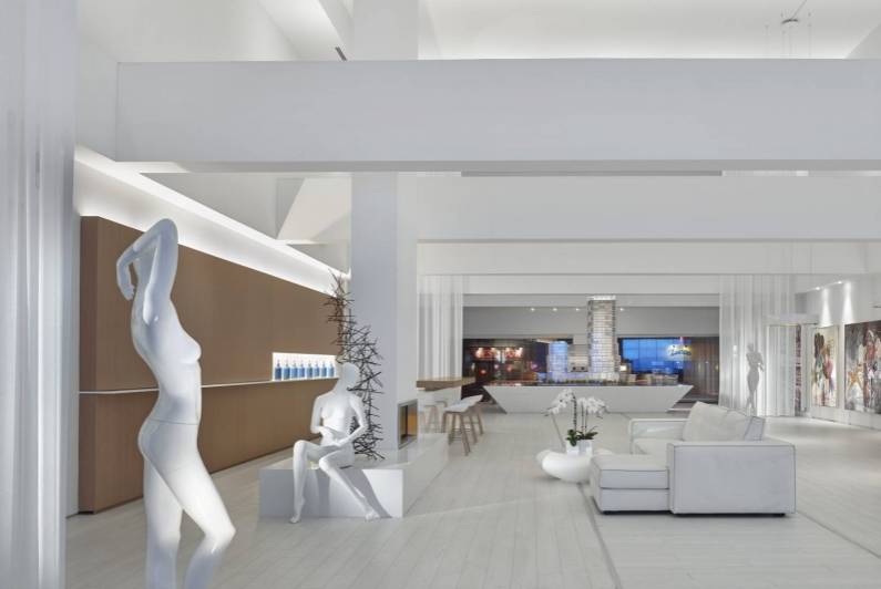 Cecconi Simone Inc. design: A dream in white and gold - iXtenso – retail  trends